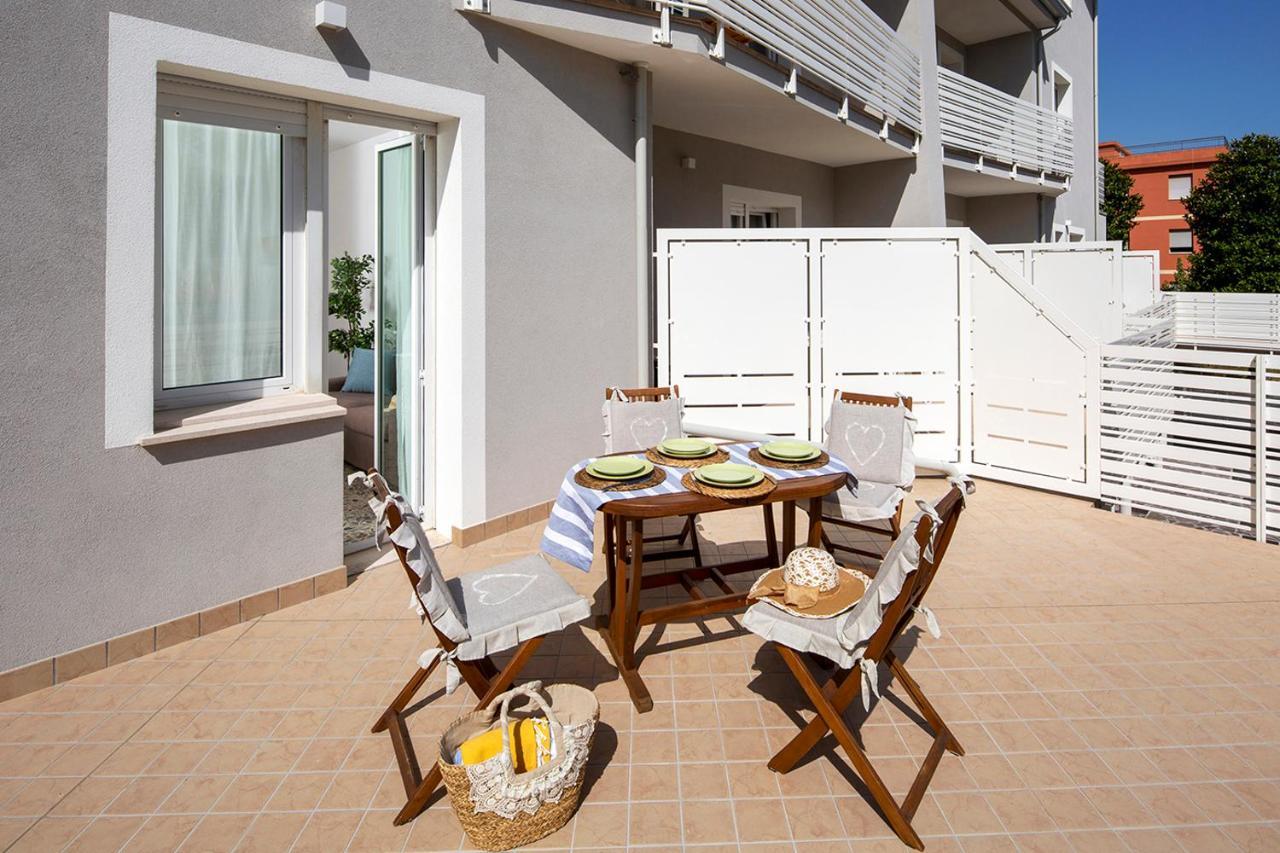 Appartamenti Villa Miramare Rímini Exterior foto