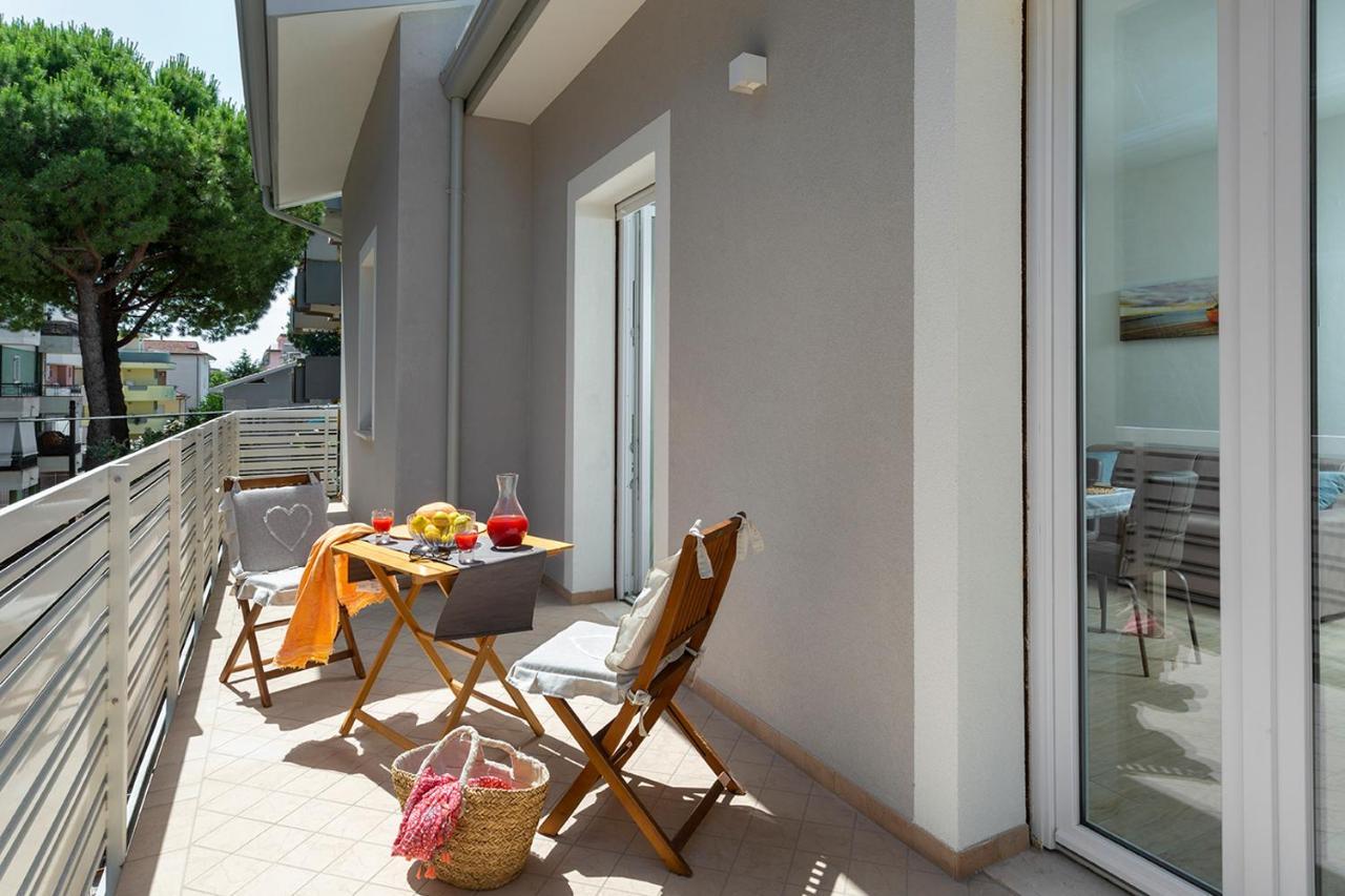 Appartamenti Villa Miramare Rímini Exterior foto