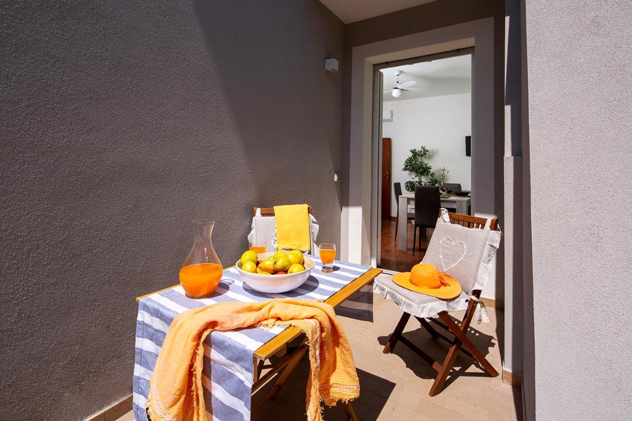 Appartamenti Villa Miramare Rímini Exterior foto