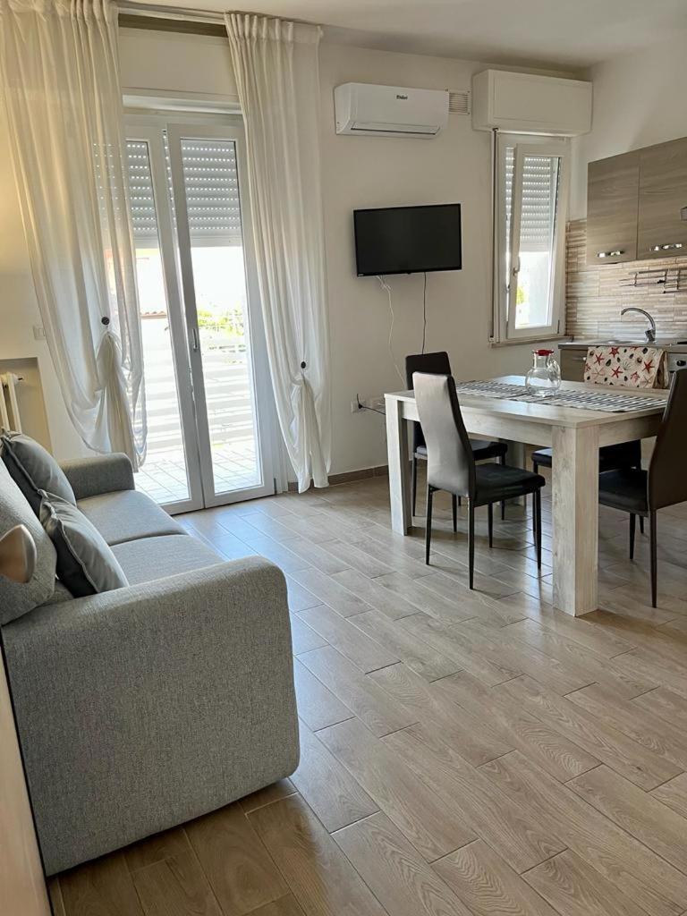 Appartamenti Villa Miramare Rímini Exterior foto